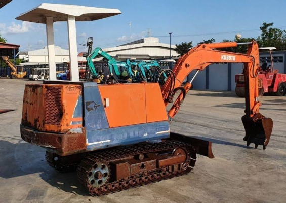 ขายด่วน165,000บาทรถแบคโฮKUBOTAคูโบต้าKH26เทียบเท่าPC30เครื่องคูโบต้า3สูบปั่มแรงรถนอกเพิ่งนำเข้ามาใหม่ยังไม่เคยใช้งานในเมืองไทยเลย