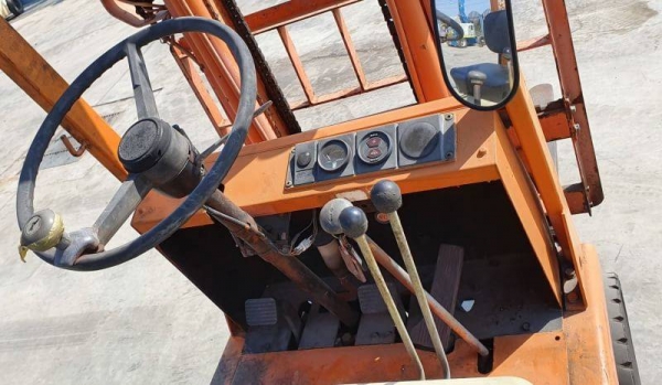 ขายด่วน55,000บาทรถยกTOYOTA4FG10ยก1ตันเสาสูง3เมตรรถนอกสวยๆนำเข้ามาใหม่จากญี่ปุ่นยังไม่เคยใช้งานในเมืองไทยเลย