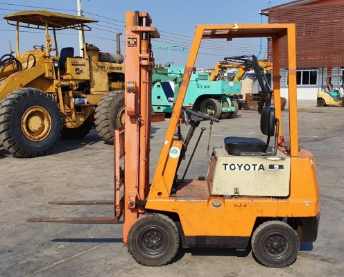 ขายด่วน55,000บาทรถยกTOYOTA4FG10ยก1ตันเสาสูง3เมตรรถนอกสวยๆนำเข้ามาใหม่จากญี่ปุ่นยังไม่เคยใช้งานในเมืองไทยเลย