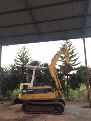 ขายรถขุดเล็กนำเข้าจากญี่ปุ่นแท้100\% ยี่ห้อ komatsu pc20-6 สภาพสวย พร้อมใช้งานระบบ ดีมาก รถ2000ชั่วโมง สนใจสอบถามได้ที่ 089-2579650