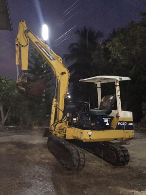 ขายรถขุดเล็กนำเข้าจากญี่ปุ่นแท้100\% ยี่ห้อ komatsu pc20-6 สภาพสวย พร้อมใช้งานระบบ ดีมาก รถ2000ชั่วโมง สนใจสอบถามได้ที่ 089-2579650