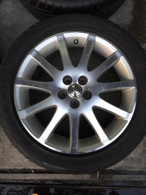 ล้อโตโยต้าวิช ขอบ17+แม็กซิส215/50/17ปี2111 ล้อสวยยางดอกแน่นๆ โทร.0879050181.ส่งได้ครับ