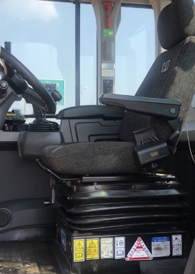 ขายรถตักล้อยาง CAT 938K (เทียบเท่า WA320-7) ปี 2015 นำเข้าเองจากญี่ปุ่น สภาพสวยพร้อมใช้งาน มีVDOการทำงานครับ ขายรถตักล้อยาง CAT 938K (เทียบเท่า WA320-7) ปี 2015 นำเข้าเองจากญี่ปุ่น สภาพสวยพร้อมใช้งาน มีVDOการทำงานครับ