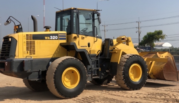 ขายรถตักล้อยาง KOMATSU WA320-6 รถนอกนำเข้าเองจากญี่ปุ่น สภาพสวยพร้อมใช้ มีVDOการทำงานครับ