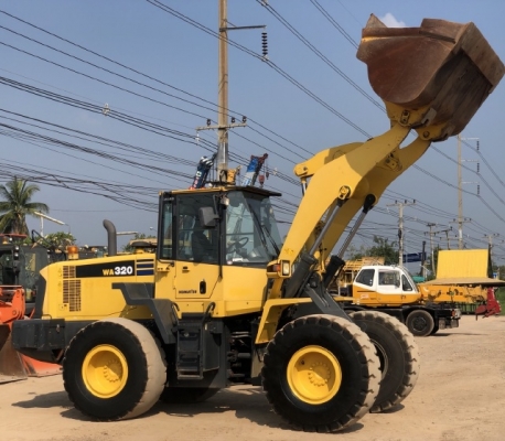 ขายรถตักล้อยาง KOMATSU WA320-6 รถนอกนำเข้าเองจากญี่ปุ่น สภาพสวยพร้อมใช้ มีVDOการทำงานครับ