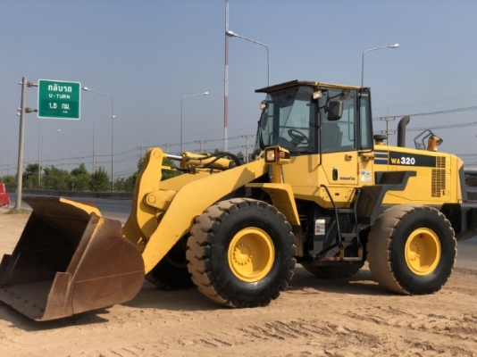 ขายรถตักล้อยาง KOMATSU WA320-6 รถนอกนำเข้าเองจากญี่ปุ่น สภาพสวยพร้อมใช้ มีVDOการทำงานครับ