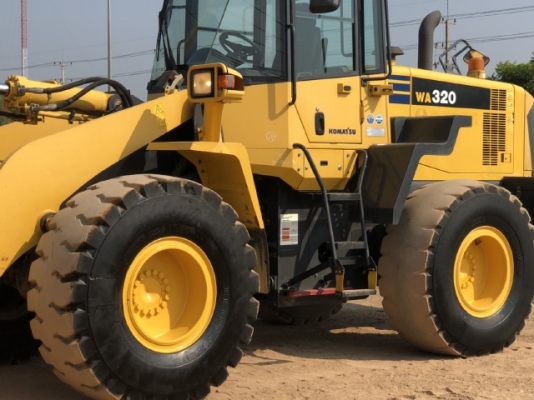 ขายรถตักล้อยาง KOMATSU WA320-6 รถนอกนำเข้าเองจากญี่ปุ่น สภาพสวยพร้อมใช้ มีVDOการทำงานครับ