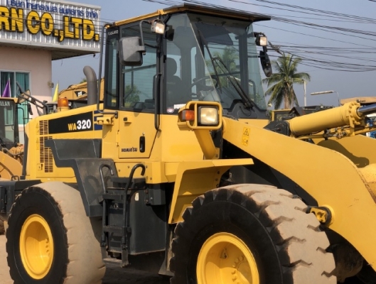 ขายรถตักล้อยาง KOMATSU WA320-6 รถนอกนำเข้าเองจากญี่ปุ่น สภาพสวยพร้อมใช้ มีVDOการทำงานครับ