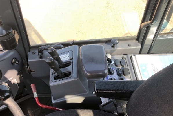 ขายรถตักล้อยาง KOMATSU WA320-6 รถนอกนำเข้าเองจากญี่ปุ่น สภาพสวยพร้อมใช้ มีVDOการทำงานครับ