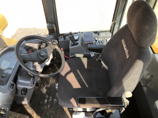 ขายรถตักล้อยาง KOMATSU WA320-6 รถนอกนำเข้าเองจากญี่ปุ่น สภาพสวยพร้อมใช้ มีVDOการทำงานครับ