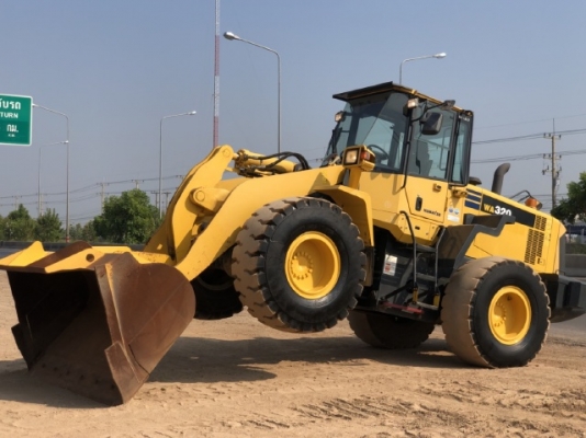 ขายรถตักล้อยาง KOMATSU WA320-6 รถนอกนำเข้าเองจากญี่ปุ่น สภาพสวยพร้อมใช้ มีVDOการทำงานครับ