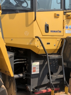 ขายรถตักล้อยาง KOMATSU WA320-6 รถนอกนำเข้าเองจากญี่ปุ่น สภาพสวยพร้อมใช้ มีVDOการทำงานครับ