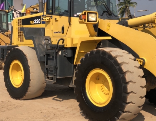 ขายรถตักล้อยาง KOMATSU WA320-6 รถนอกนำเข้าเองจากญี่ปุ่น สภาพสวยพร้อมใช้ มีVDOการทำงานครับ