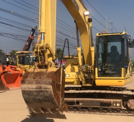 ขายรถขุด KOMATSU PC120-8 ปี 2012 นำเข้าเองจากญี่ปุ่น สภาพสวยพร้อมใช้ มีVDOการทำงานครับ