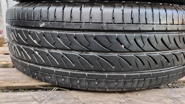 ขายแม็กTOYOTA VIGOเทาดำ ยาง215/65R16 ไฟร์สโตน ปลายปี18 ชุดละ 6900 บาท พร้อมบริการใส่ ถ่วง ล้อเก่ารับ