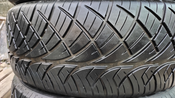 ขายยาง 265/60R18 YUSTA ปี18 ดอกยางสวยมาก ชุดละ 6900 บาท พร้อมใส่ ถ่วง เปลี่ยนจุ๊ปใหม่ให้ 4 ตัว