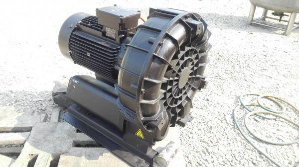 ริงโบลเวอร์เยอรมัน Gardner Denver GERMANY ขนาด 10 HP 2890 RPM 380V ท่อ 3&rdquo; สภาพเหมือนใหม่ เก่าเก็บไม่ได้ใช้