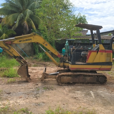 รถขุด Mitsubishi รุ่น PC30 ขนาด 3 ตัน มือสอง