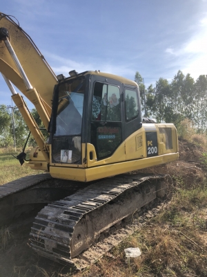ขาย !!! KOMATSU. PC 200 รุ่น7.