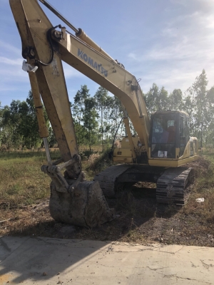 ขาย !!! KOMATSU. PC 200 รุ่น7.