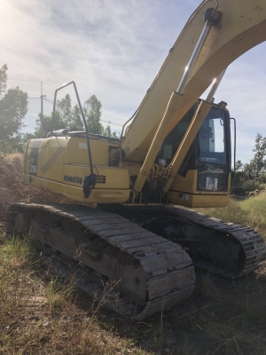 ขาย !!! KOMATSU. PC 200 รุ่น7.