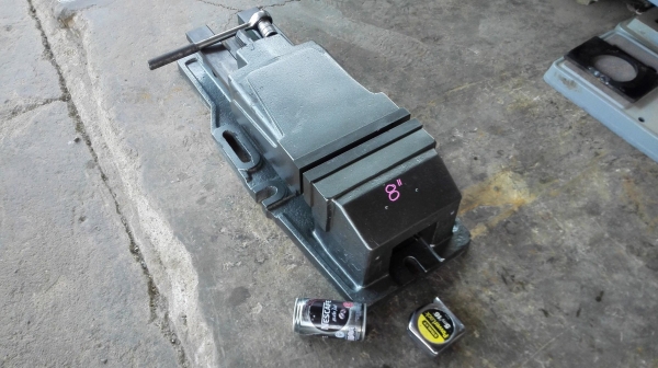 ปากกาไฮดรอลิคจับชิ้นงานญี่ปุ่น ขนาด 8&rdquo; สามล็อคแบบไฮดรอลิค สภาพสวยพร้อมใช้