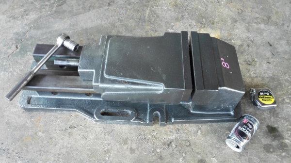 ปากกาไฮดรอลิคจับชิ้นงานญี่ปุ่น ขนาด 8&rdquo; สามล็อคแบบไฮดรอลิค สภาพสวยพร้อมใช้