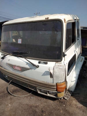 ขายหัวรถฮีโน่ ตามสภาพ  ราคา 28000 สนใจติดต่อคุณเอ 087-049-9962