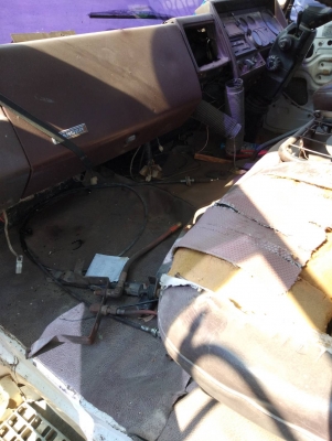 ขายหัวรถฮีโน่ ตามสภาพ  ราคา 28000 สนใจติดต่อคุณเอ 087-049-9962