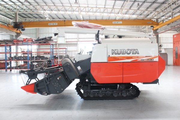 รถเกี่ยวนวดข้าวคูโบต้า DC-70G Max รถปี 58 ชม.1,767 แทรกใหม่พร้อมใช้งาน ติดต่อเซลสันต์ 092-2603737