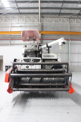 รถเกี่ยวนวดข้าวคูโบต้า DC-70G Max รถปี 58 ชม.1,767 แทรกใหม่พร้อมใช้งาน ติดต่อเซลสันต์ 092-2603737