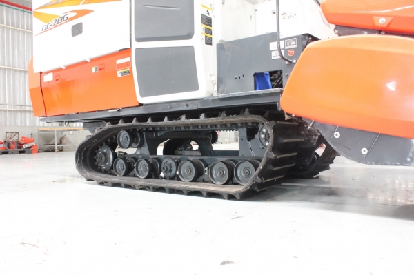 รถเกี่ยวนวดข้าวคูโบต้า DC-70G Max รถปี 58 ชม.1,767 แทรกใหม่พร้อมใช้งาน ติดต่อเซลสันต์ 092-2603737