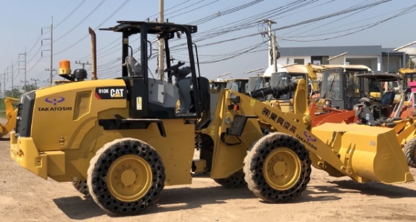 ขายรถตักล้อยาง CAT 910K ปี 2015 แขนยาวพิเศษ นำเข้าเองจากญี่ปุ่น สภาพสวยพร้อมใช้งาน มีVDOการทำงานครับ