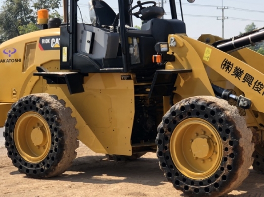 ขายรถตักล้อยาง CAT 910K ปี 2015 แขนยาวพิเศษ นำเข้าเองจากญี่ปุ่น สภาพสวยพร้อมใช้งาน มีVDOการทำงานครับ