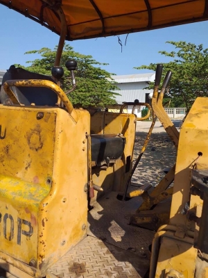 ขาย 175,000 แทรคเตอร์ KOMATSU D20P-5  ใบมีดสไลด์ 6 ทิศทาง มี 2 คัน  เอกสารแจ้งจำหน่าย รถพร้อมใช้ ช่วงล่างดี  รถอยู่ บางปะอิน 064-191-1112