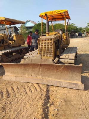 ขาย 175,000 แทรคเตอร์ KOMATSU D20P-5  ใบมีดสไลด์ 6 ทิศทาง มี 2 คัน  เอกสารแจ้งจำหน่าย รถพร้อมใช้ ช่วงล่างดี  รถอยู่ บางปะอิน 064-191-1112