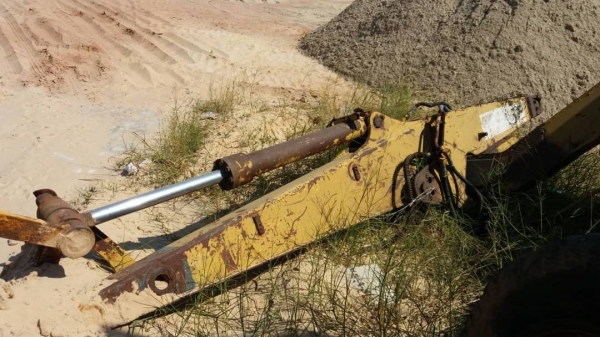 ขาน 95,000 แบคโฮล้อยาง KOMATSU pw 60s-3 เครื่องดี เกียร์สมบูณร์ ขายตามสภาพ รถอยู่ ชัยภูมิ 090-772-3710 090-772-3708