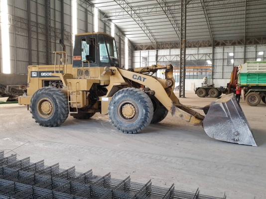 ขายรถตักล้อยาง CAT 950-B เอกสารเล่มทะเบียน ตู้เก๋ง ต่อแขนแล้ว ระบบเบรคใช้งานได้ เครื่อง ปั้ม แรง สีเดิม ยางพร้อมใช้ เกียร์ใช้ได้ครบ สนใจนัดลองรถได้ที่.081-3531946 ต่อ.บางนา