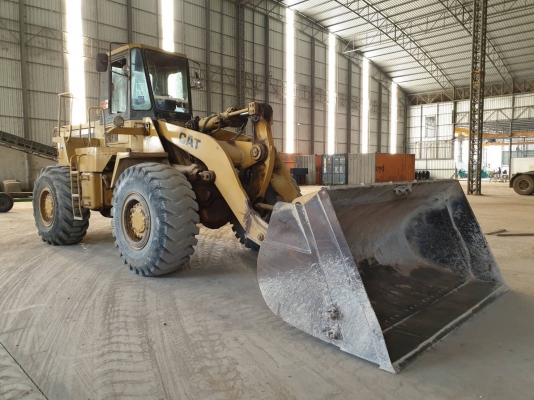 ขายรถตักล้อยาง CAT 950-B เอกสารเล่มทะเบียน ตู้เก๋ง ต่อแขนแล้ว ระบบเบรคใช้งานได้ เครื่อง ปั้ม แรง สีเดิม ยางพร้อมใช้ เกียร์ใช้ได้ครบ สนใจนัดลองรถได้ที่.081-3531946 ต่อ.บางนา