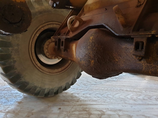 ขายรถตักล้อยาง CAT 950-B เอกสารเล่มทะเบียน ตู้เก๋ง ต่อแขนแล้ว ระบบเบรคใช้งานได้ เครื่อง ปั้ม แรง สีเดิม ยางพร้อมใช้ เกียร์ใช้ได้ครบ สนใจนัดลองรถได้ที่.081-3531946 ต่อ.บางนา