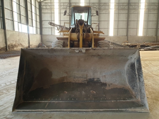 ขายรถตักล้อยาง CAT 950-B เอกสารเล่มทะเบียน ตู้เก๋ง ต่อแขนแล้ว ระบบเบรคใช้งานได้ เครื่อง ปั้ม แรง สีเดิม ยางพร้อมใช้ เกียร์ใช้ได้ครบ สนใจนัดลองรถได้ที่.081-3531946 ต่อ.บางนา