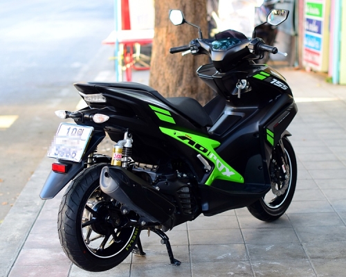 aerox ปี 2018 สีดำเขียว สีขายดี รถสวย เครื่องเดิม โช๊คแต่ง yss 47900
