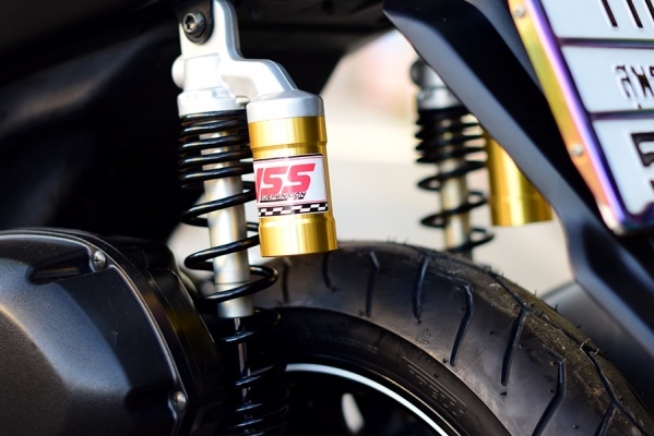 aerox ปี 2018 สีดำเขียว สีขายดี รถสวย เครื่องเดิม โช๊คแต่ง yss 47900