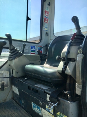 KOBELCO SK40SR-2 #PH03-02271 แทรคยาง รถขุดญี่ปุ่น โทร. 080-6565422 (หนิง)