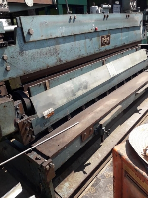 ขายเครื่องตัดเครื่องพับในตัวเดียวกัน2.5มิลยาว2เมตรราคาพร้อมใช้คับ