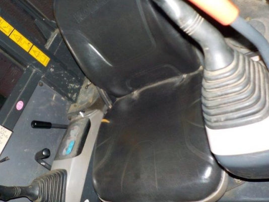 ขายรถขุด โคมัตสุ PC40MR-2 ห้องเก๋ง 5,000ชม. จากญี่ปุ่น รถสวยๆ ขายรถขุด โคมัตสุ PC40MR-2 ห้องเก๋ง 5,000ชม. จากญี่ปุ่น รถสวยๆ