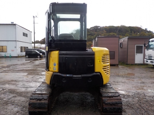 ขายรถขุด ตัวที่ 2 Komatsu PC40MR-2 ห้องเก๋ง 4,000ชม. ตรงจากญี่ปุ่น สวยๆ เดิมๆ