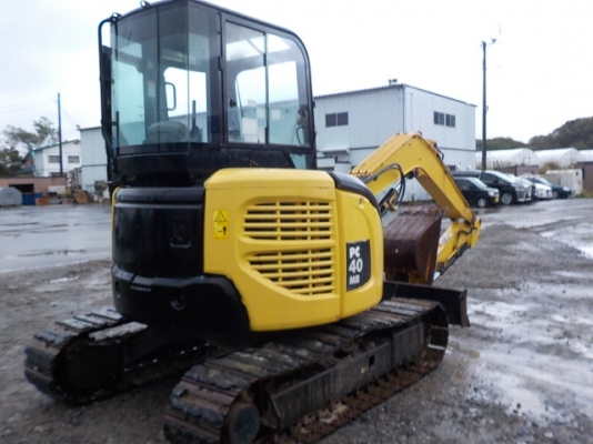 ขายรถขุด ตัวที่ 2 Komatsu PC40MR-2 ห้องเก๋ง 4,000ชม. ตรงจากญี่ปุ่น สวยๆ เดิมๆ