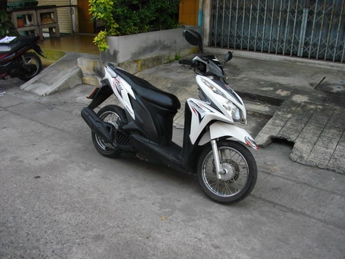 ขาย Honda Click 125i หัวฉีด สวยสด เครื่องดีเยี่ยม ราคา 21500 บาท ขาย Honda Click 125i หัวฉีด สวยสด เครื่องดีเยี่ยม ราคา 21500 บาท