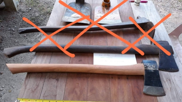 ขายขวานตราเสือสวีเดน2 ปอน MADE IN SWEDEN. ด้ามไม้ประดู่